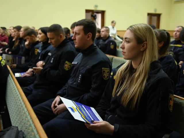 training of rivne region's state emergency service workers in basic sign language cover image