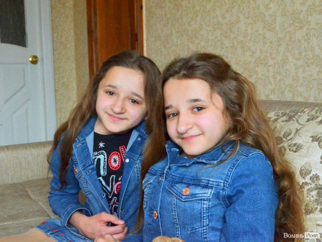 "Crystal" twins from Volyn started their own business to raise money for surgery